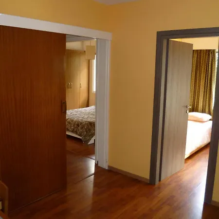 City Center Private Twin Room - Dimofontos Nikósie
